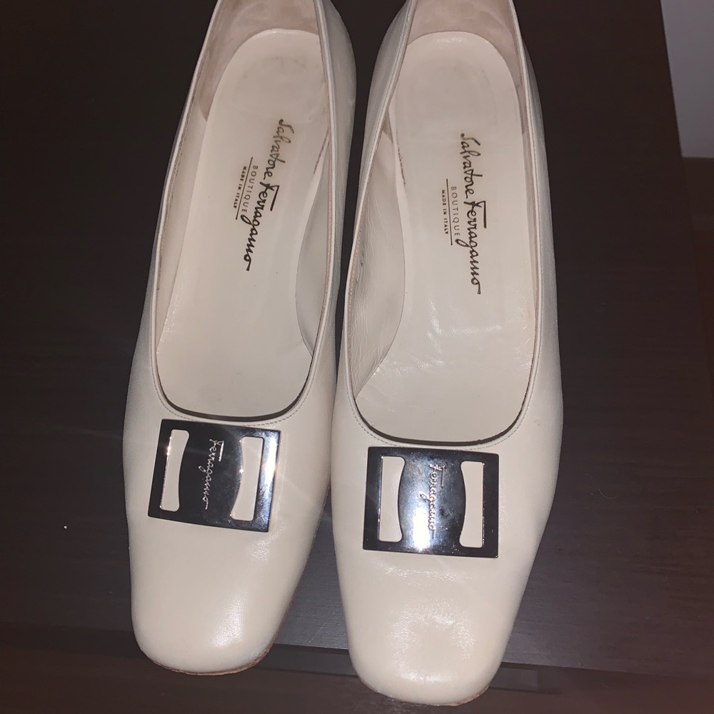 Vintage Salvatore Ferragamo Cream Boutique Pumps